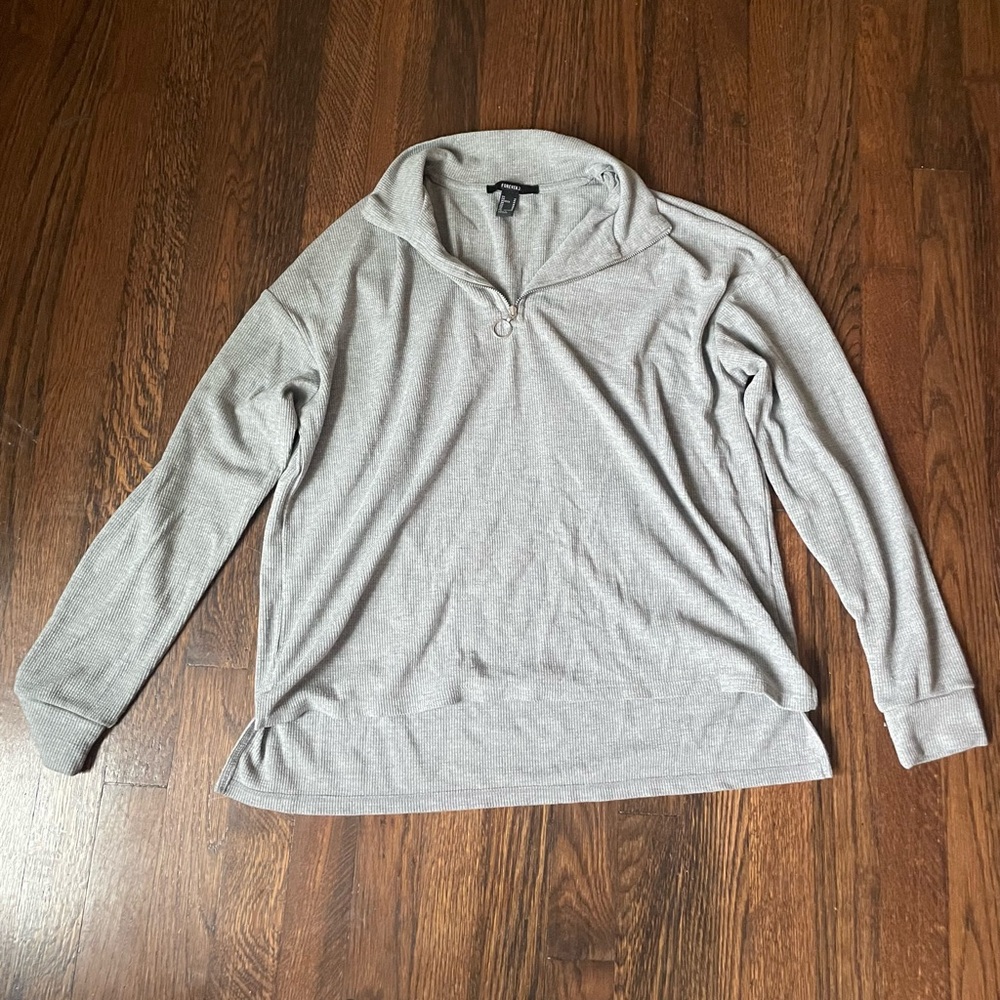Forever 21 gray pullover sweatshirt style top